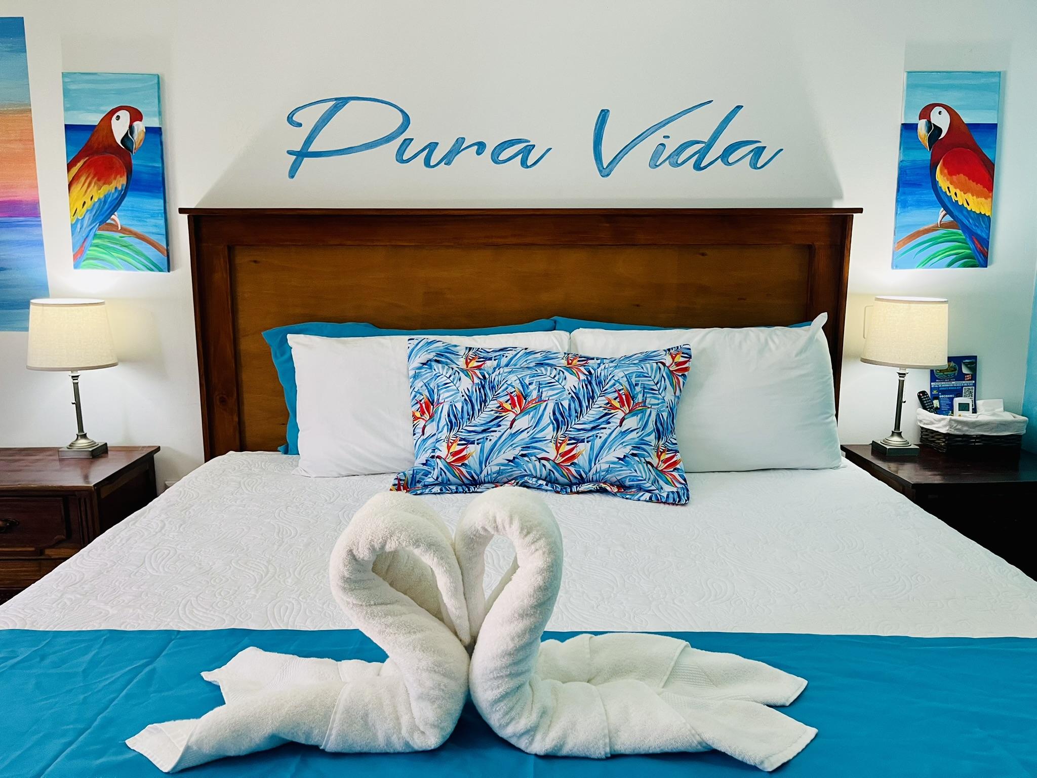 Rooms & Suites 13