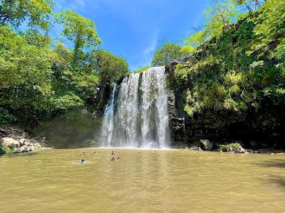 Llanos del Cortés Waterfall – A Beautiful Day Trip from Playas del Coco