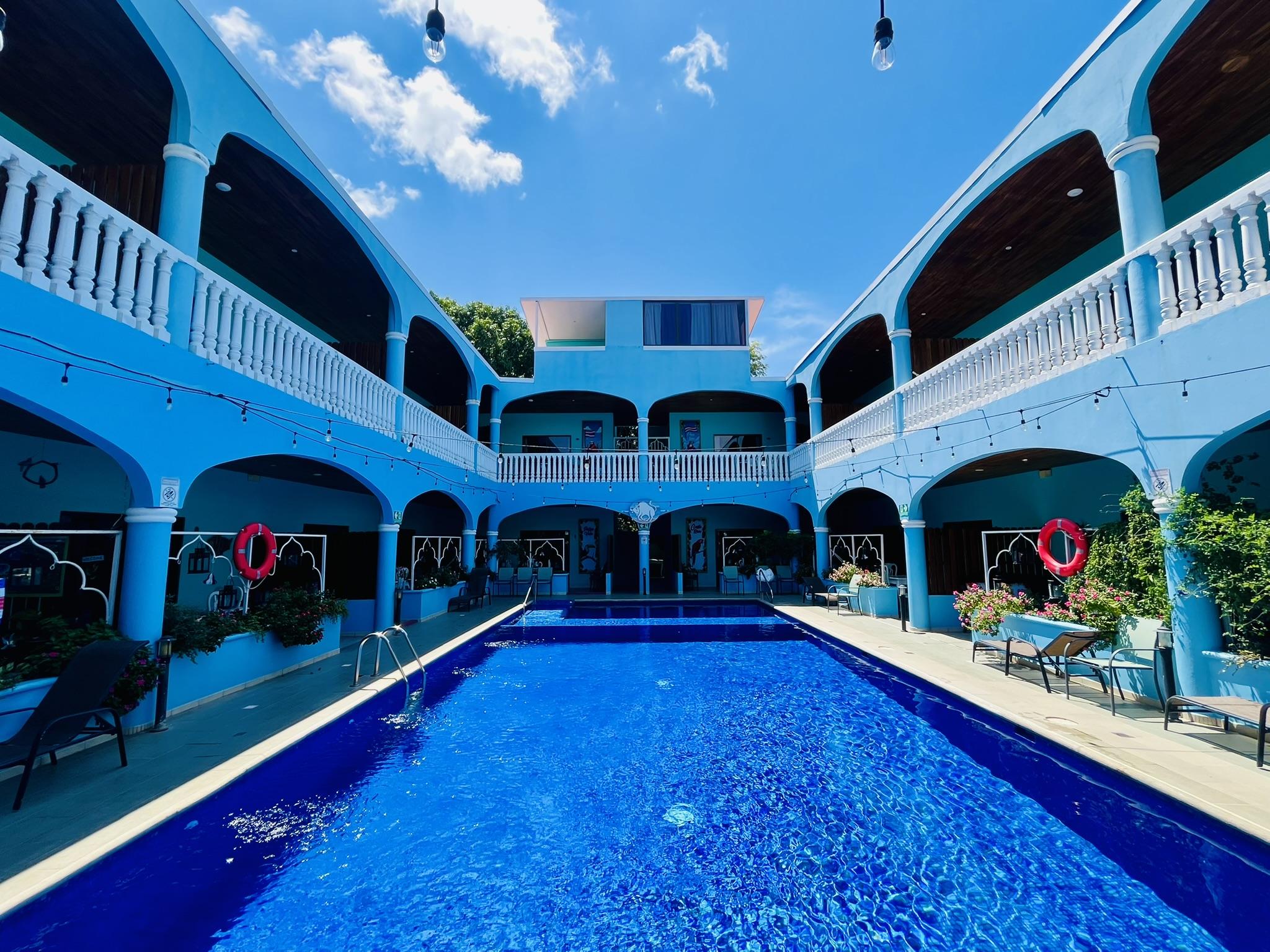 #4 – Poolside Family Retreat – Accessible 5